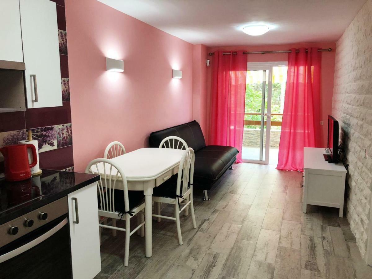 Lovely 1-Bedroom Apartment With A Big Terrace, Las Americas, Tenerife Арона Екстериор снимка